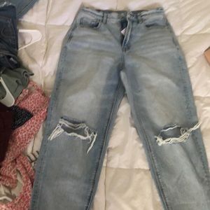 american eagle mom jeans